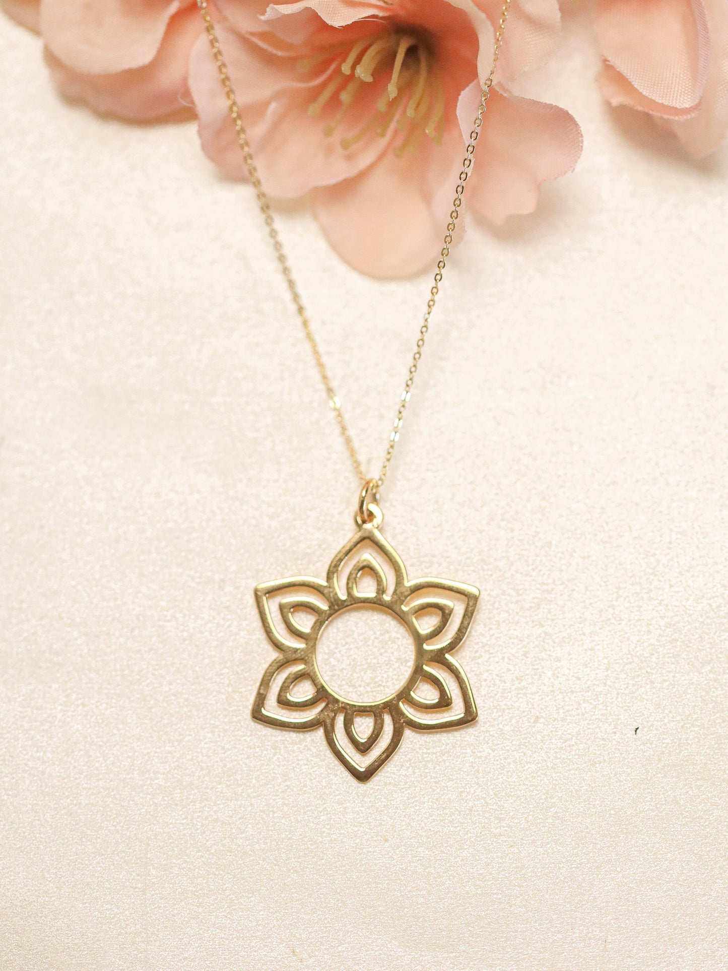 Design The Big Sun Necklace