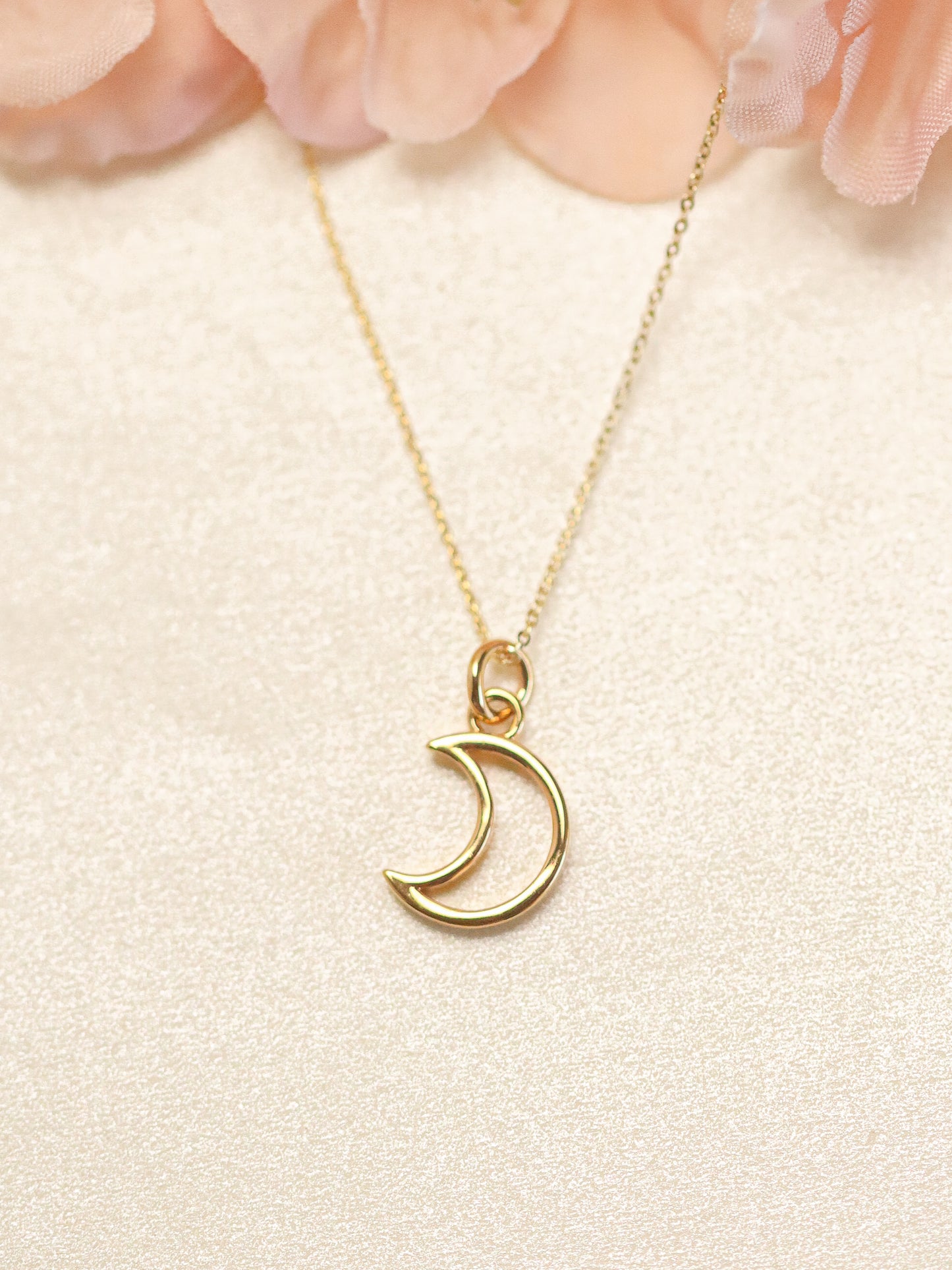 Design The Moon Necklace