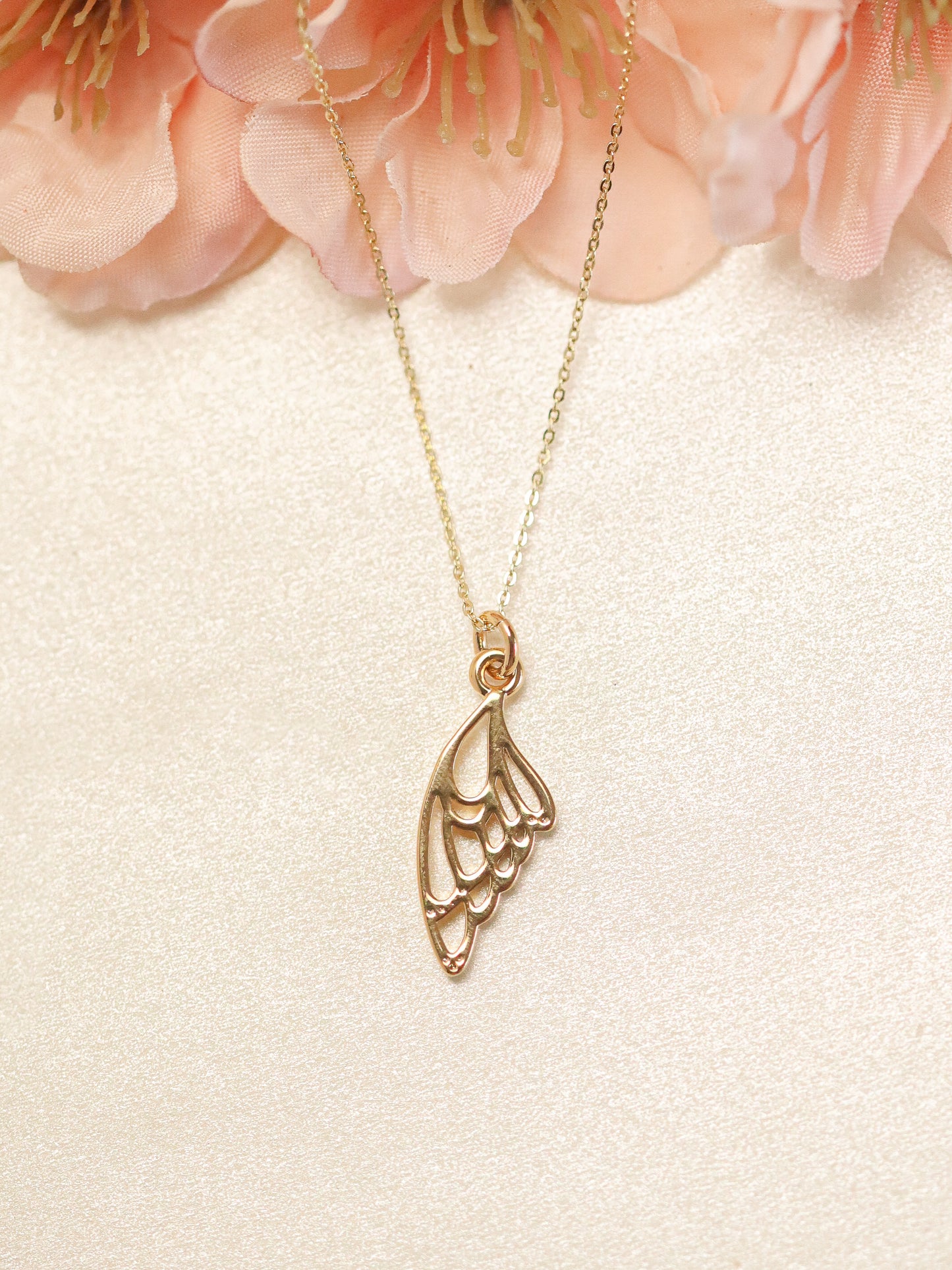 Design The Wing Necklace