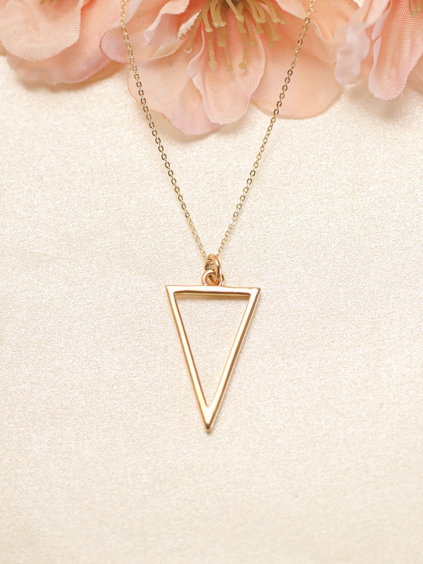 Design The Triangle Necklace