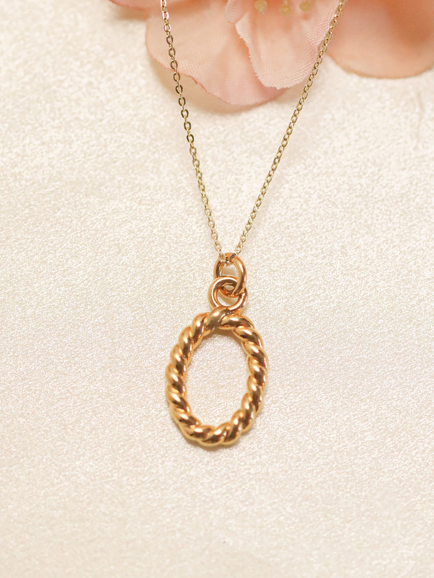 Design The Oval Twist Necklace