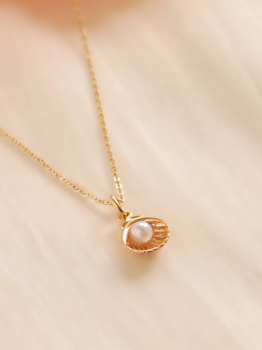 The Pearly Shell Necklace